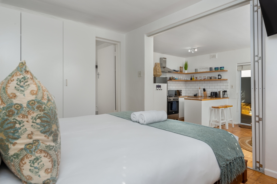 1 Bedroom Property for Sale in Vredehoek Western Cape